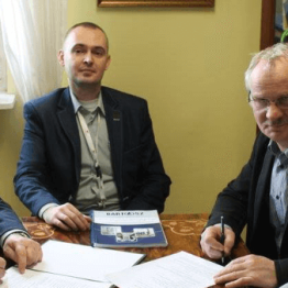 podpisanie umowy na rozbudowę Stacji Uzdatniania Wody w Gołębiu, wykonawca i producent urządzeń Firma Bartosz